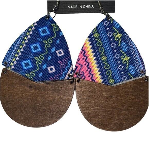 NWT Wooden Fabric Covered Boho Aztec Dangle Earrings Blue multicolor - Picture 3 of 5